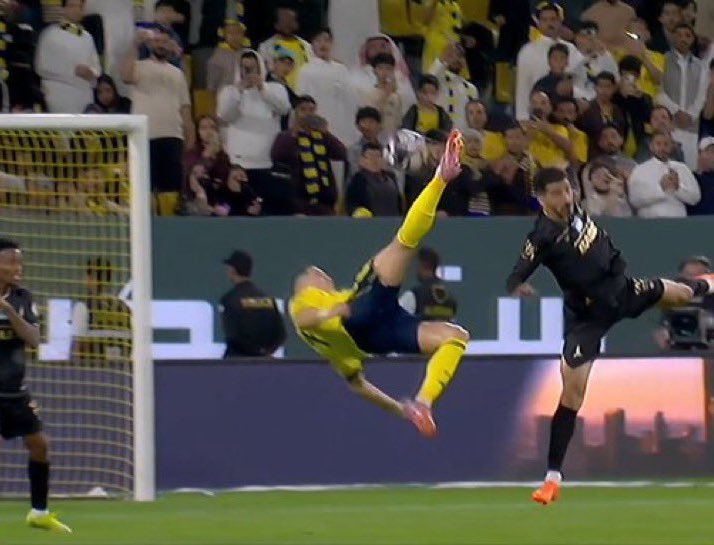 هدف رونالدو الأسطوري في مرمى الخليج بدوري روشن السعودي هدف رونالدو