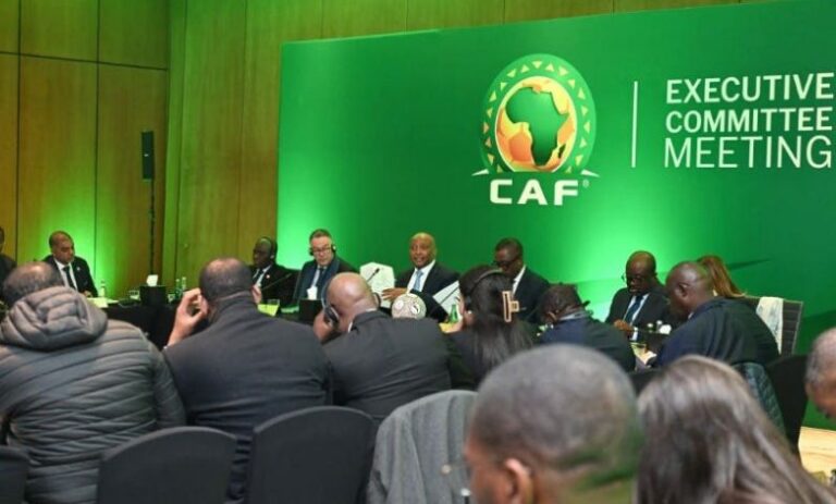 الاتحاد النيجيري ينسف الأكاذيب الجزائرية ويؤكد عدم وقوع أي خلاف بين لقجع وغوساو الاتحاد النيجيري