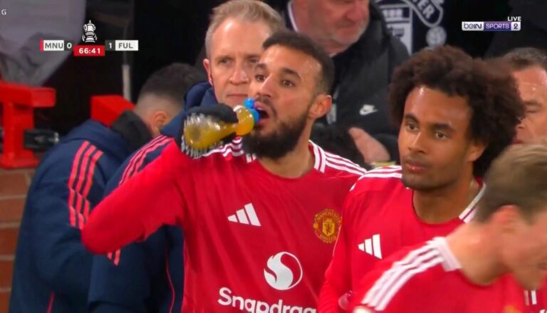 إفطار اللاعبين المسلمين