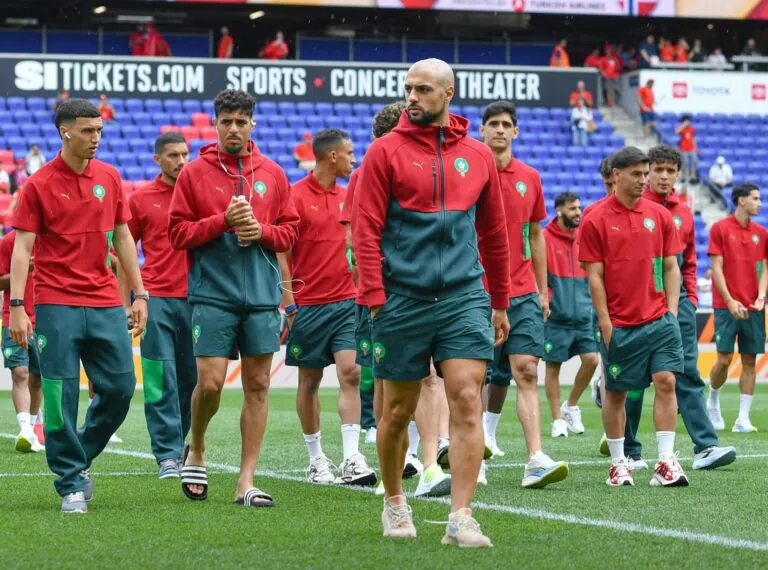 التشكيلة الرسمية للمنتخب المغربي لمواجهة البرازيل في كأس العالم 2026 التشكيلة الرسمية للمنتخب المغربي
