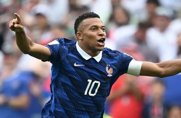 مبابي يشيد بالمنتخب المغربي قبل صدام ربع نهائي كأس العالم 2026 مبابي